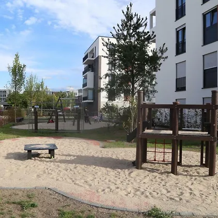 Sunshine With Garden Apartment